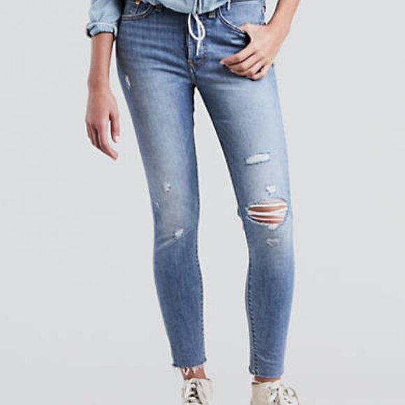 Levi's Skinny Wedgie Fit Distressed Jeans - Picture 1 of 9